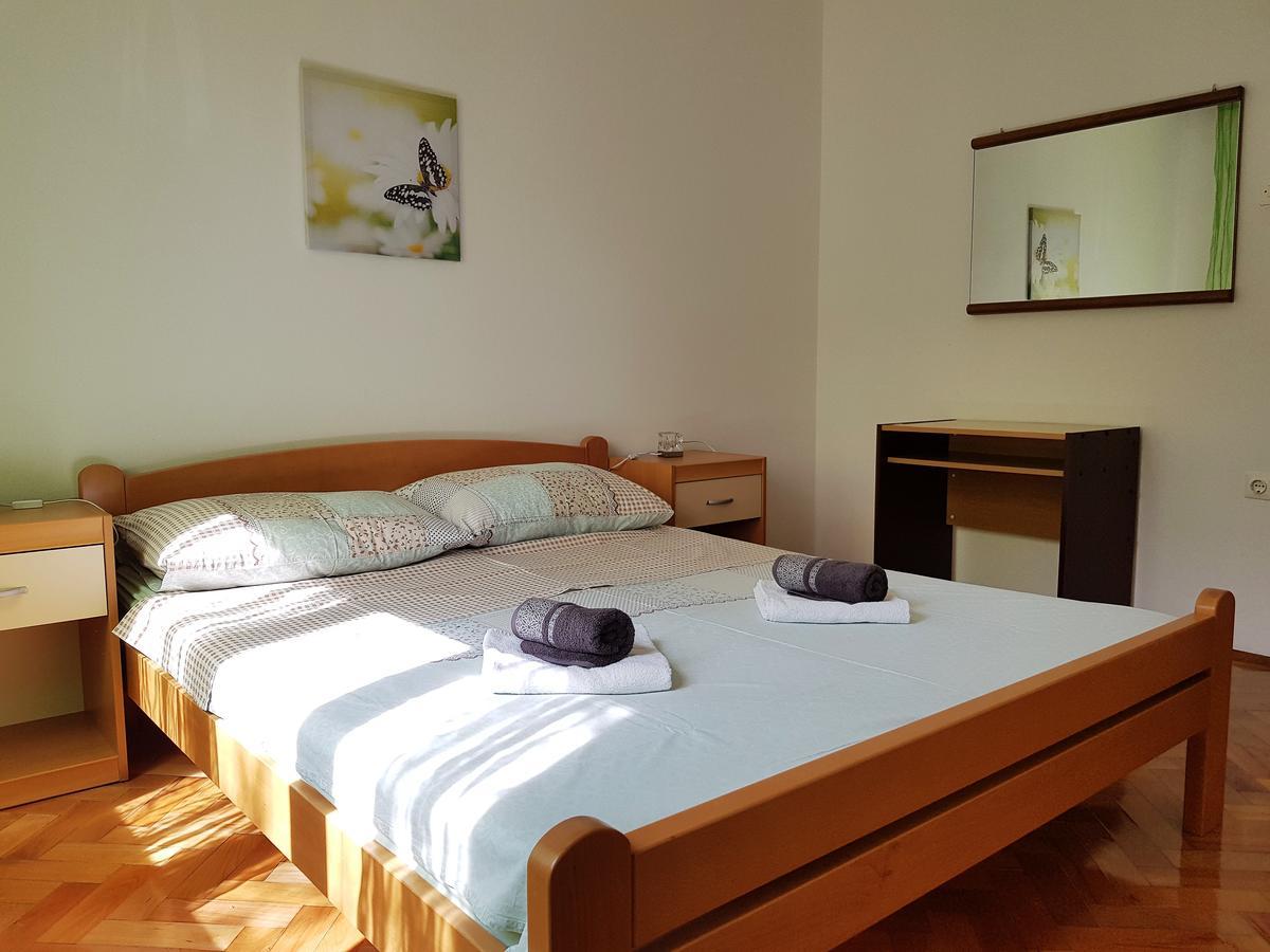 Apartments Monica Новаля Екстер'єр фото