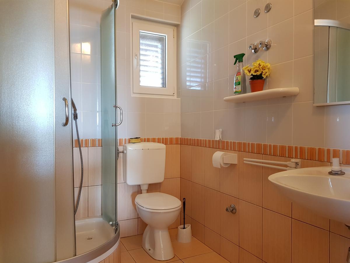 Apartments Monica Новаля Екстер'єр фото